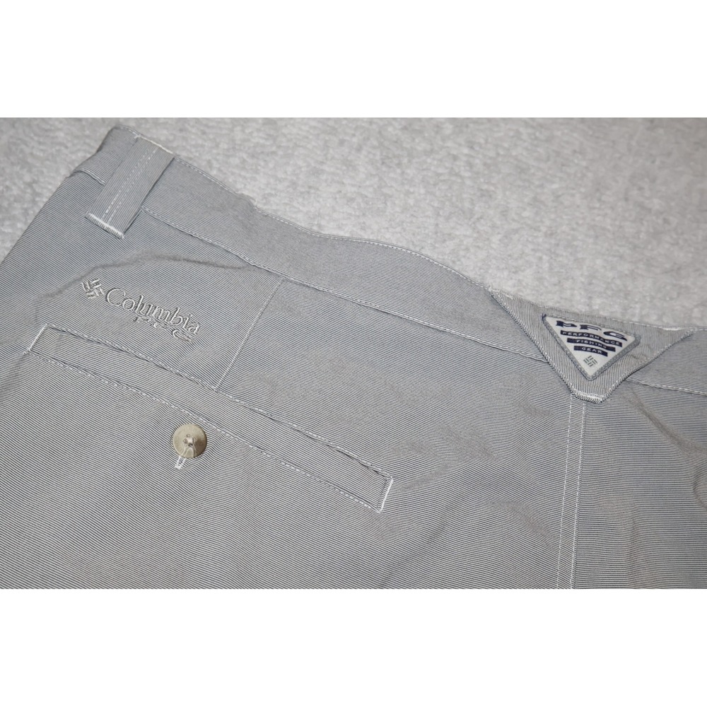 Columbia PFG Performance Fishing Gear Shorts Mens 42 Gray Striped 10" Inseam **
